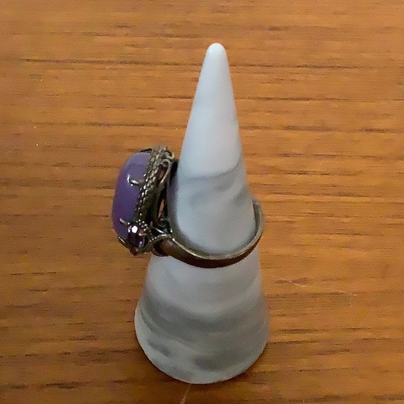 LIA SOPHIA: Elegant Mauve Stone Ring (NWOT) - Picture 2 of 4